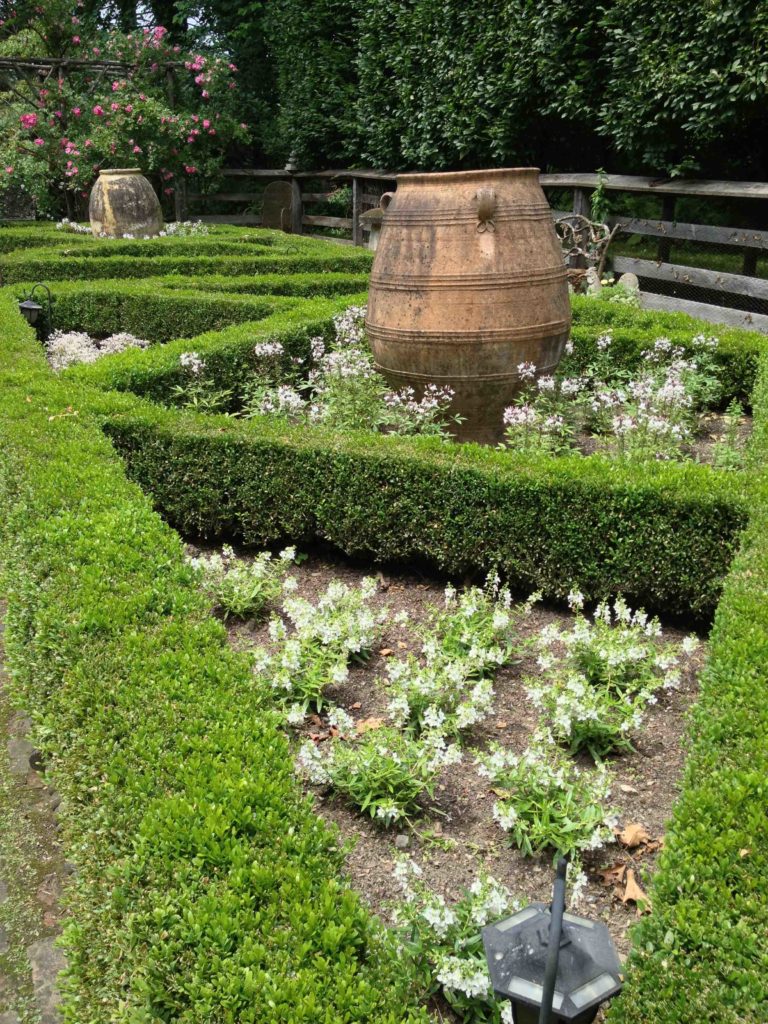 garden pottery