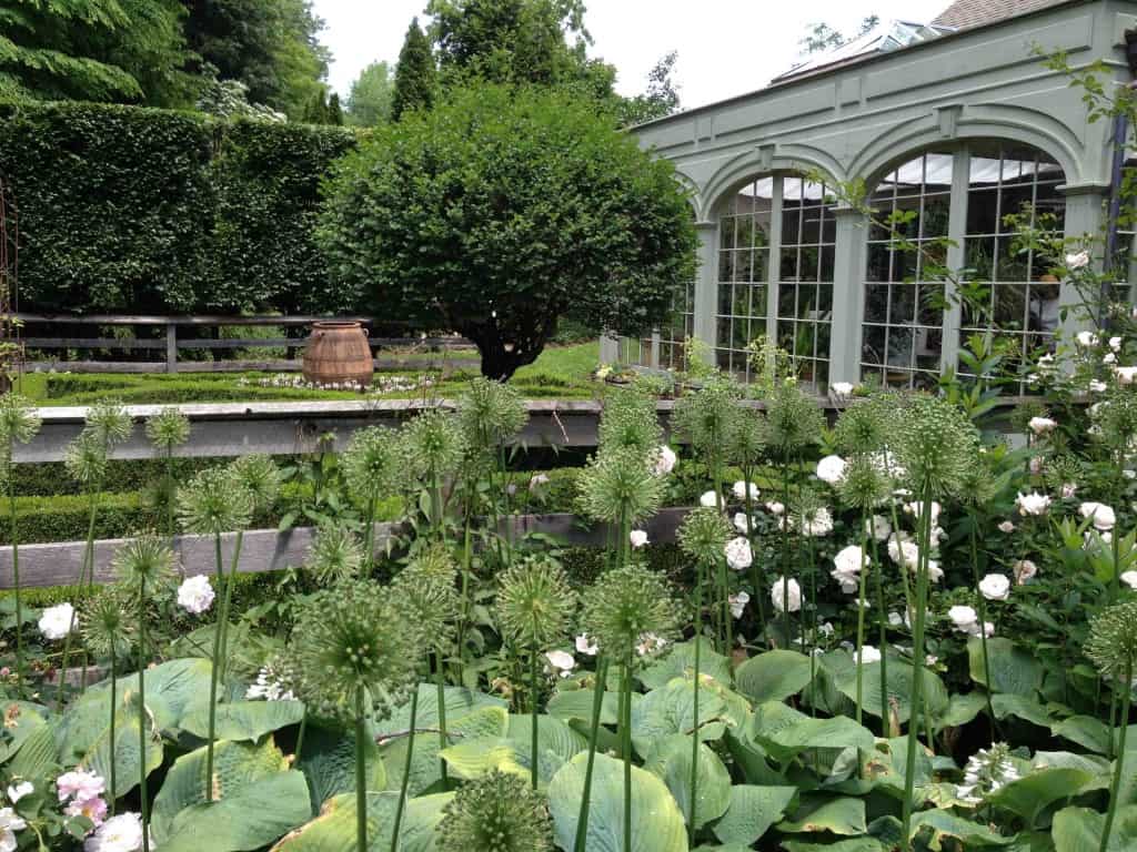 garden tour. pottery