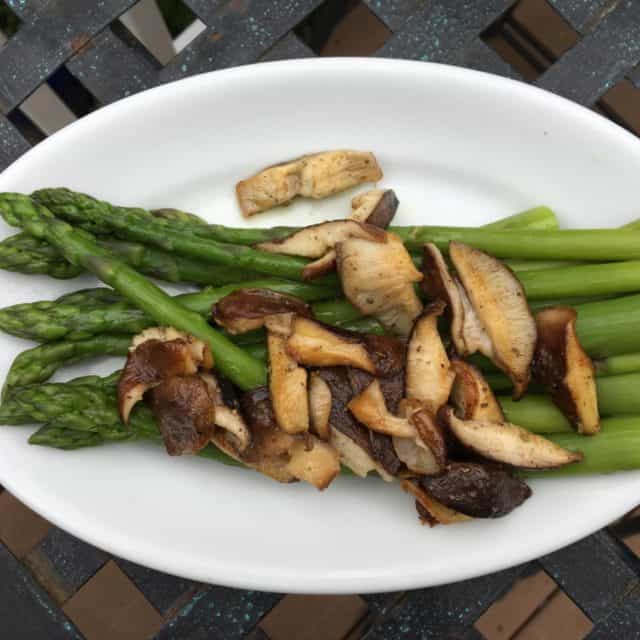 asparagus with wild mushrooms